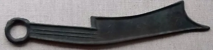 A Qi fa hua bronze knife money of the state of Qi